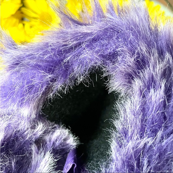 Kamik•NWOT•5•Waterproof•Insulated• Purple Fur Sugarplum Boots w/ Velcro Closure - Picture 13 of 16